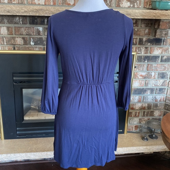 BODEN long sleeved dress. Gathered sleeve hems with slight stretch at cuffs. - Picture 2 of 10